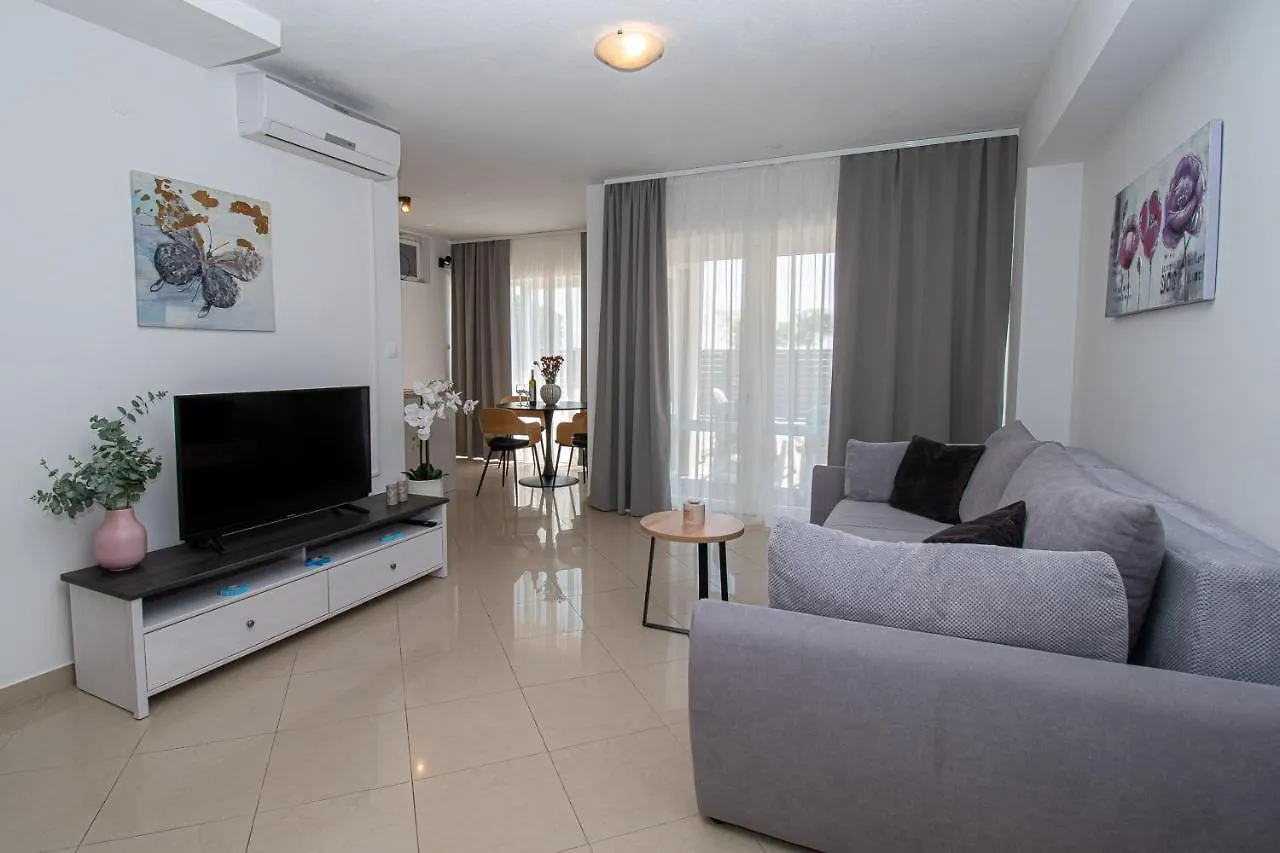 Beachfront Apartments Gabine Kaštela